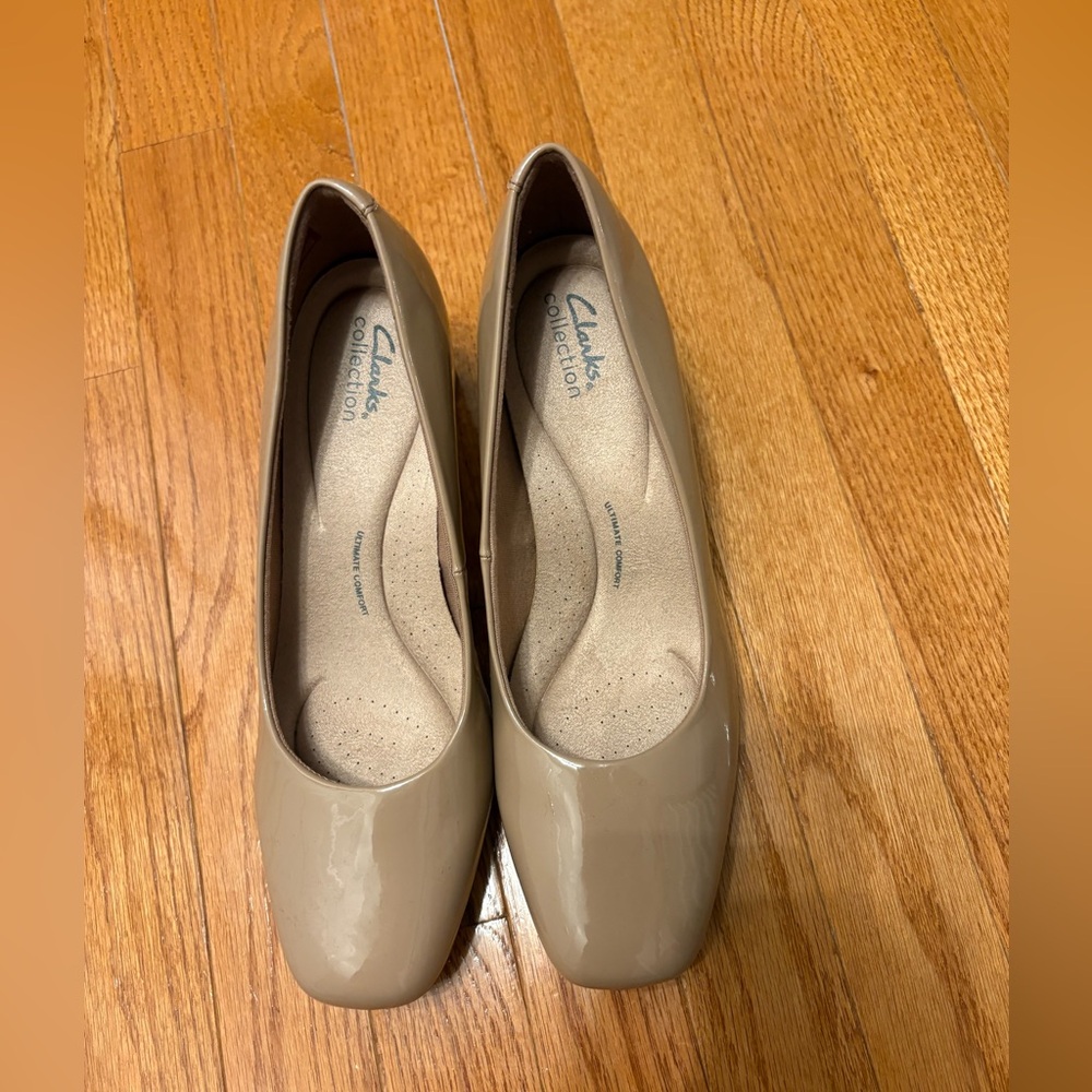 Clarks Women's Taupe Heels